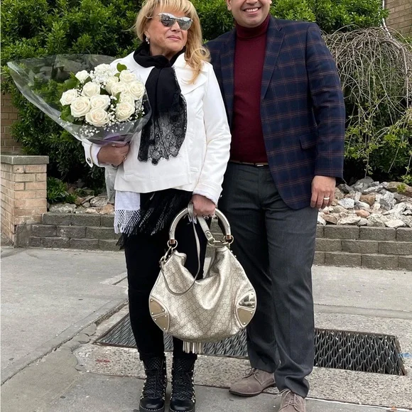 Gucci GG Signature Indy Large - Picture 15 of 16